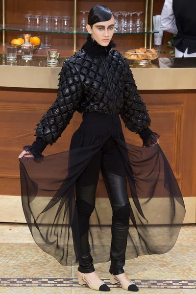 Look 9